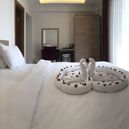Pegasus & Hotel